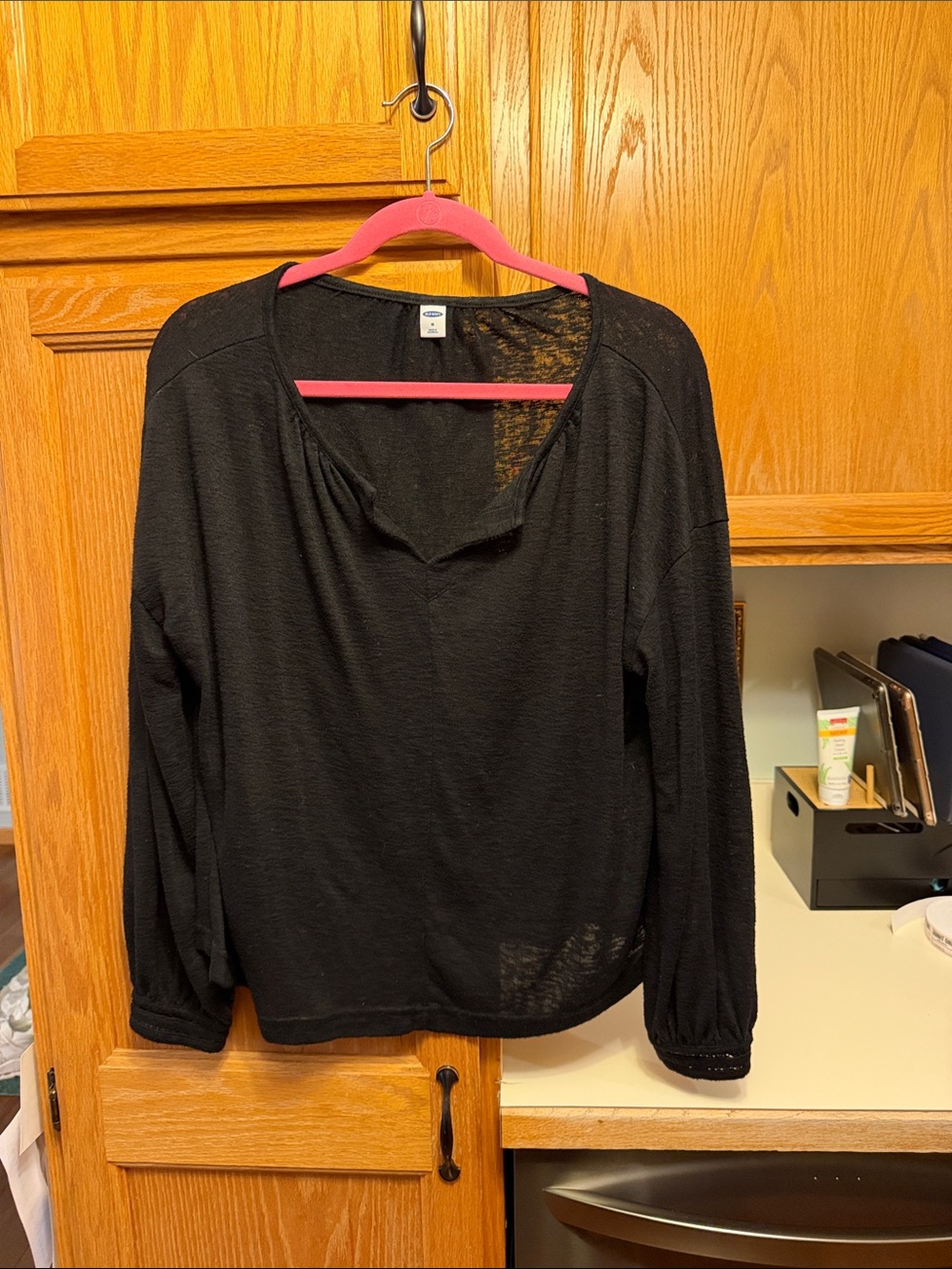 Old Navy Black Long-Sleeve V-Notch Knit Top